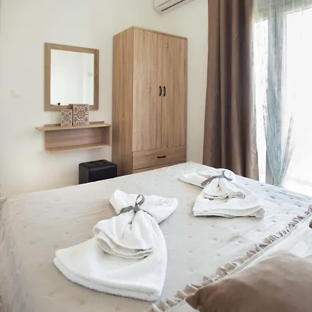 Afrathias Beachhouse - Cretan Hideaway